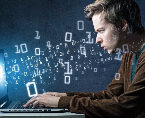 Coder hay lập trình viên là những người sử dụng ngôn ngữ lập trình để viết code